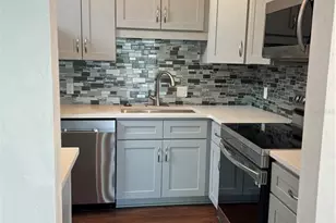 686 White Pine Tree Rd, Venice, FL 34285 - Photo 10