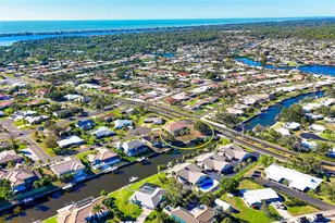 373 Ardenwood Dr, Englewood, FL 34223 - Photo 4