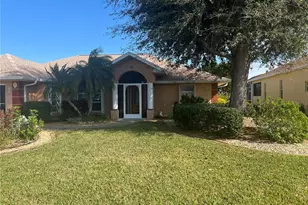 24 Broadmoor Ln, Rotonda West, FL 33947 - Photo 2