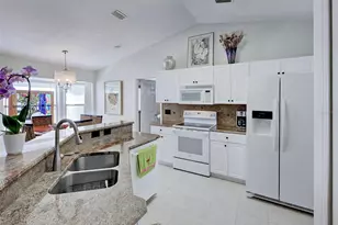 10381 Sandrift Ave, Englewood, FL 34224 - Photo 16