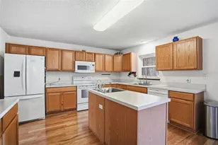 2069 Finland Dr, Spring Hill, FL 34609 - Photo 10