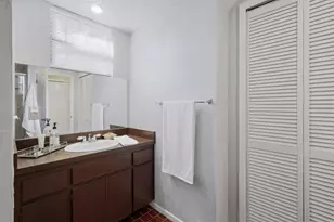 2020 E Dolphin Dr, Englewood, FL 34223 - Photo 30