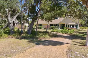 2020 E Dolphin Dr, Englewood, FL 34223 - Photo 4