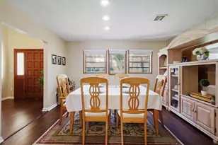 2020 E Dolphin Dr, Englewood, FL 34223 - Photo 16