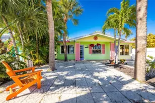 90 Wilhelm Dr, Englewood, FL 34223 - Photo 4