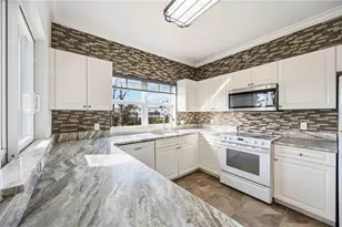 3923 Cape Haze Dr, Rotonda West, FL 33947 - Photo 18