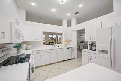 547 Fallbrook Drive, Venice, FL 34292 - Photo 2