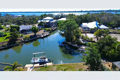 1221 Bayshore Drive, Englewood, FL 34223 - Photo 4
