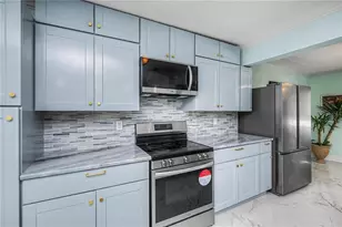 1221 Bayshore Dr, Englewood, FL 34223 - Photo 32