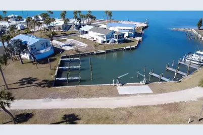 7500 Park Pointe Drive #45, Englewood, FL 34224 - Photo 8