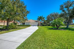 2699 Wax Myrtle Ct, Port Charlotte, FL 33953 - Photo 2