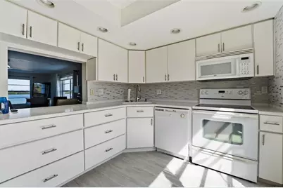 4440 Exeter Drive #106, Longboat Key, FL 34228 - Photo 4