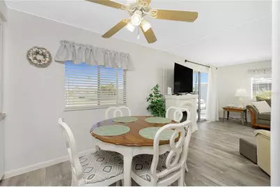 532 Walnut Circle, Venice, FL 34285 - Photo 10