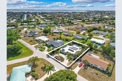 5246 Sunnybrook Court, Cape Coral, FL 33904 - Photo 4