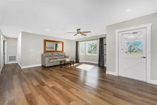 72 Oakland Hills Ct, Rotonda West, FL 33947 - Photo 8