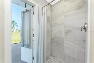 72 Oakland Hills Ct, Rotonda West, FL 33947 - Photo 32