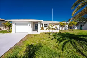 72 Oakland Hills Ct, Rotonda West, FL 33947 - Photo 2