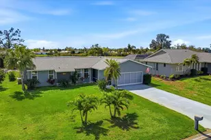 47 Oakland Hills Pl, Rotonda West, FL 33947 - Photo 1