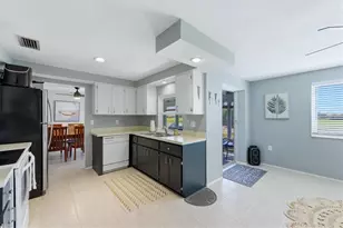 47 Oakland Hills Pl, Rotonda West, FL 33947 - Photo 12