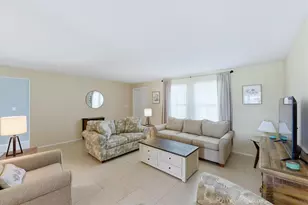 47 Oakland Hills Pl, Rotonda West, FL 33947 - Photo 8