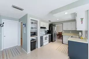 47 Oakland Hills Pl, Rotonda West, FL 33947 - Photo 14