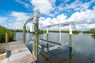 130 Crestview Dr, Englewood, FL 34223 - Photo 42