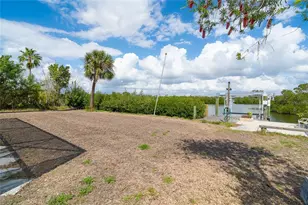 130 Crestview Dr, Englewood, FL 34223 - Photo 38