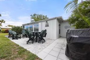 35 Oakwood Dr N, Englewood, FL 34223 - Photo 28