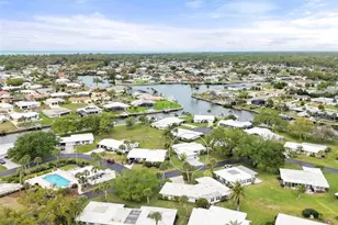 35 Oakwood Dr N, Englewood, FL 34223 - Photo 40