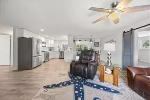 35 Oakwood Dr N, Englewood, FL 34223 - Photo 10