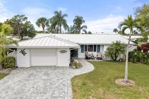 35 Oakwood Dr N, Englewood, FL 34223 - Photo 2