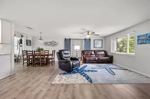 35 Oakwood Dr N, Englewood, FL 34223 - Photo 10