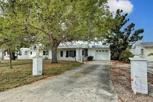 25 Hillcrest Dr, Englewood, FL 34223 - Photo 2