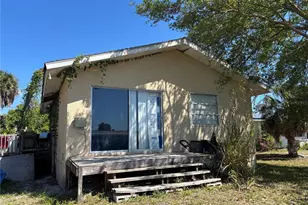 1270 Oxford Dr, Englewood, FL 34223 - Photo 2