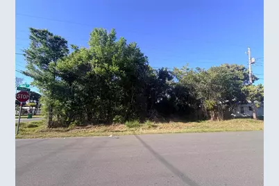 901 Oxford Drive, Englewood, FL 34223 - Photo 2