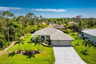 185 Hercules Dr, Rotonda West, FL 33947 - Photo 2