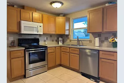 231 Lakeview Lane, Englewood, FL 34223 - Photo 4