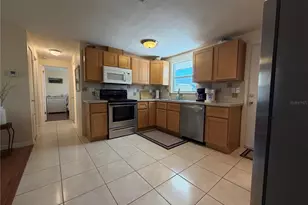 231 Lakeview Ln, Englewood, FL 34223 - Photo 6