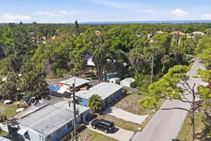 555 Artists Ave, Englewood, FL 34223 - Photo 4