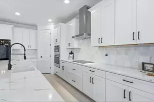 19857 Montenero Wy, Venice, FL 34293 - Photo 12