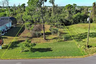 43 Tee View Rd, Rotonda West, FL 33947 - Photo 1