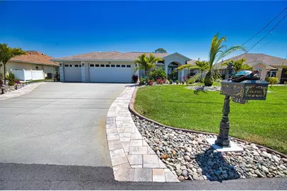 22 Medalist Court, Rotonda West, FL 33947 - Photo 4