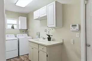 1434 Roosevelt Dr, Venice, FL 34293 - Photo 32