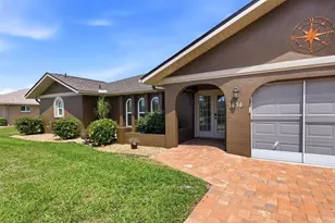 1434 Roosevelt Dr, Venice, FL 34293 - Photo 2