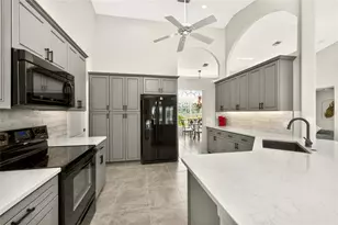 1054 Boundary Blvd, Rotonda West, FL 33947 - Photo 12