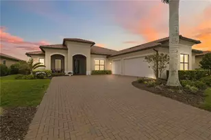 10706 Ironbridge Dr, Venice, FL 34293 - Photo 2