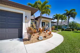 39 Medalist Rd, Rotonda West, FL 33947 - Photo 8