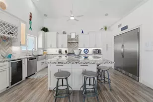 220 Mockingbird Ln, Englewood, FL 34223 - Photo 14