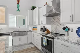 220 Mockingbird Ln, Englewood, FL 34223 - Photo 6