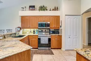 289 W Pine Valley Ln, Rotonda West, FL 33947 - Photo 8